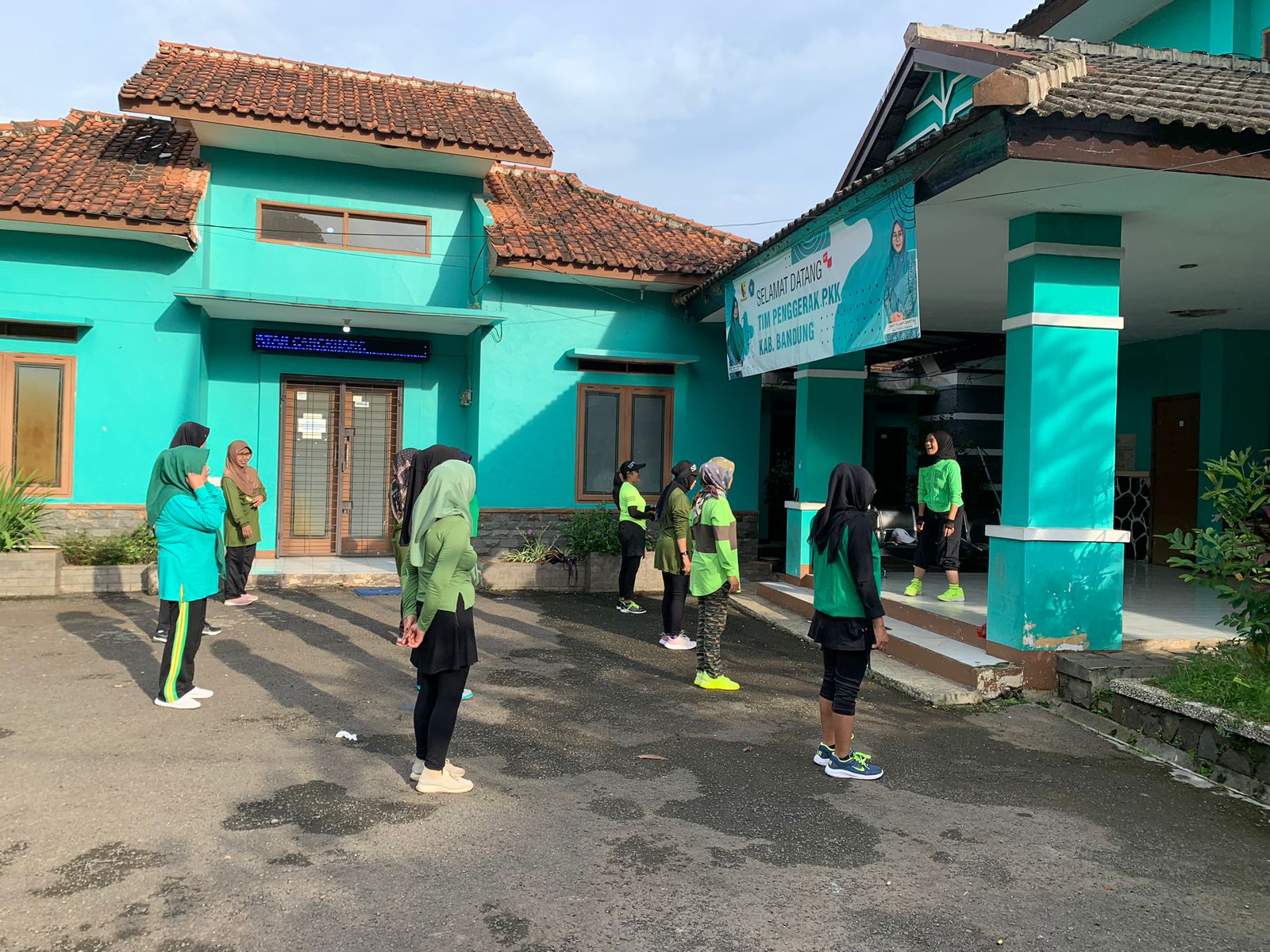 rutinan-setiap-hari-jum-at-pagi-melakukan-jumsihat