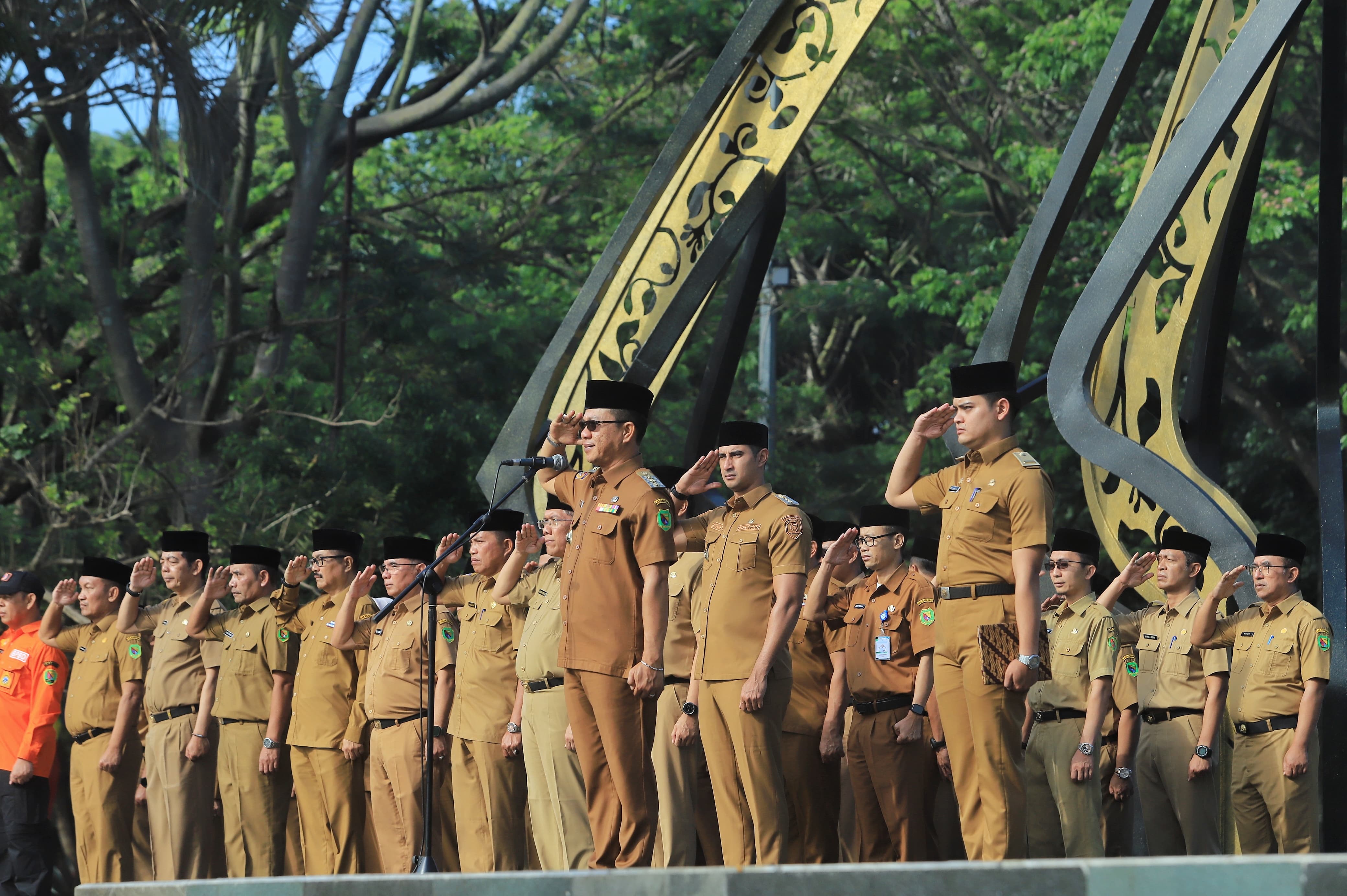 apel-pagi-asn-kabupaten-bandung-bupati-bandung-tegaskan-disiplin-asn-akselerasi-program-prioritas-dan-penguatan-sdm-menuju-indonesia-emas-2045