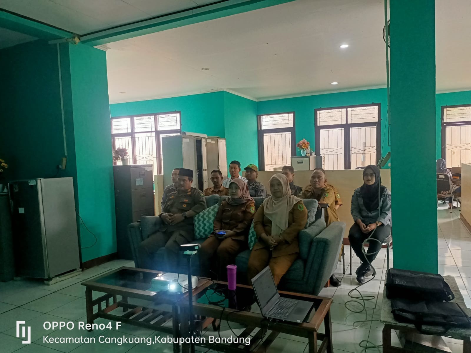 jajaran-kantor-kecamatan-cangkuang-hadiri-siraman-rohani-melalui-zoom-meeting