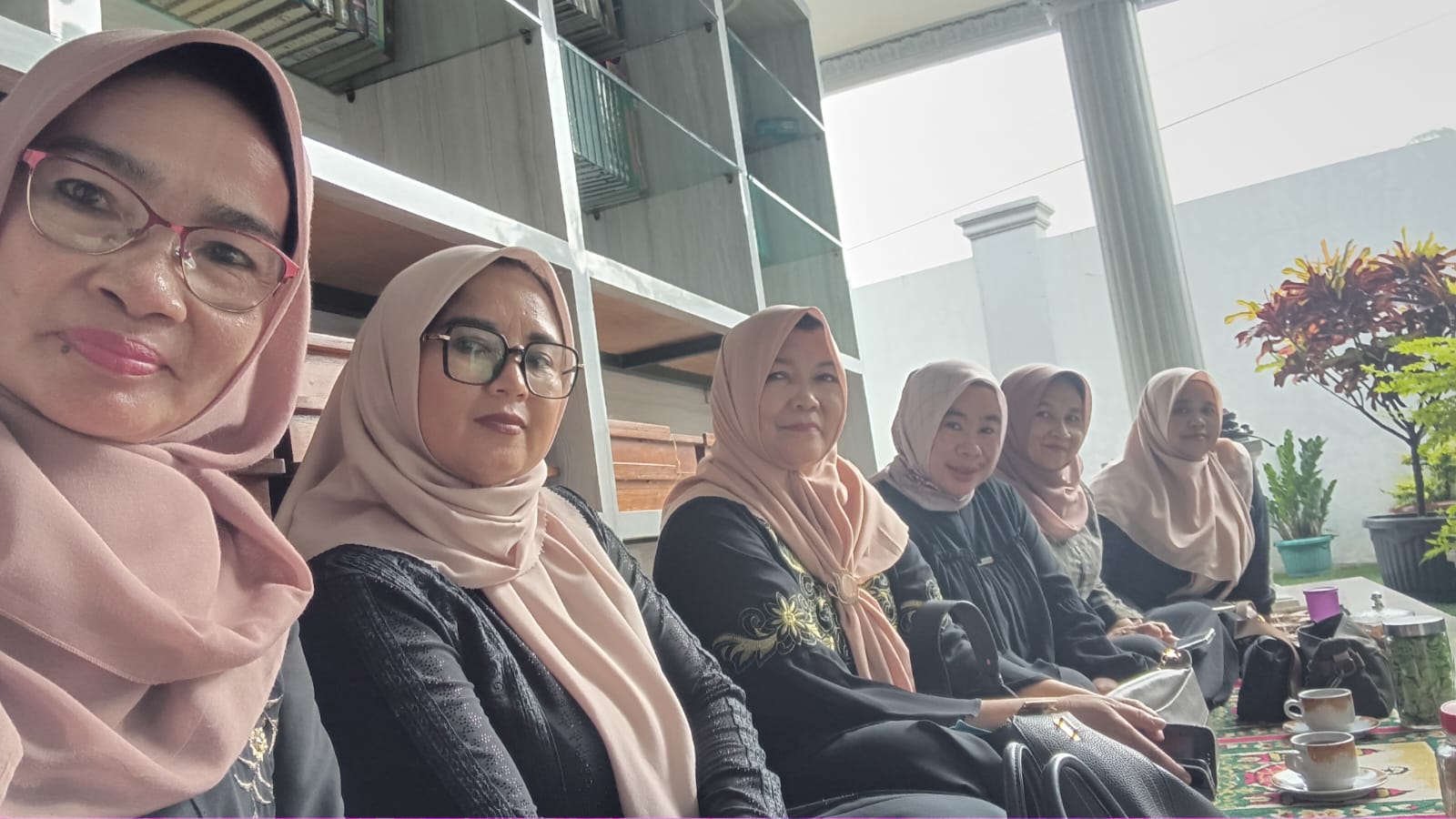 pengajian-rutin-sekaligus-halalbihalal-yang-diselenggarakan-oleh-fatayat-nu