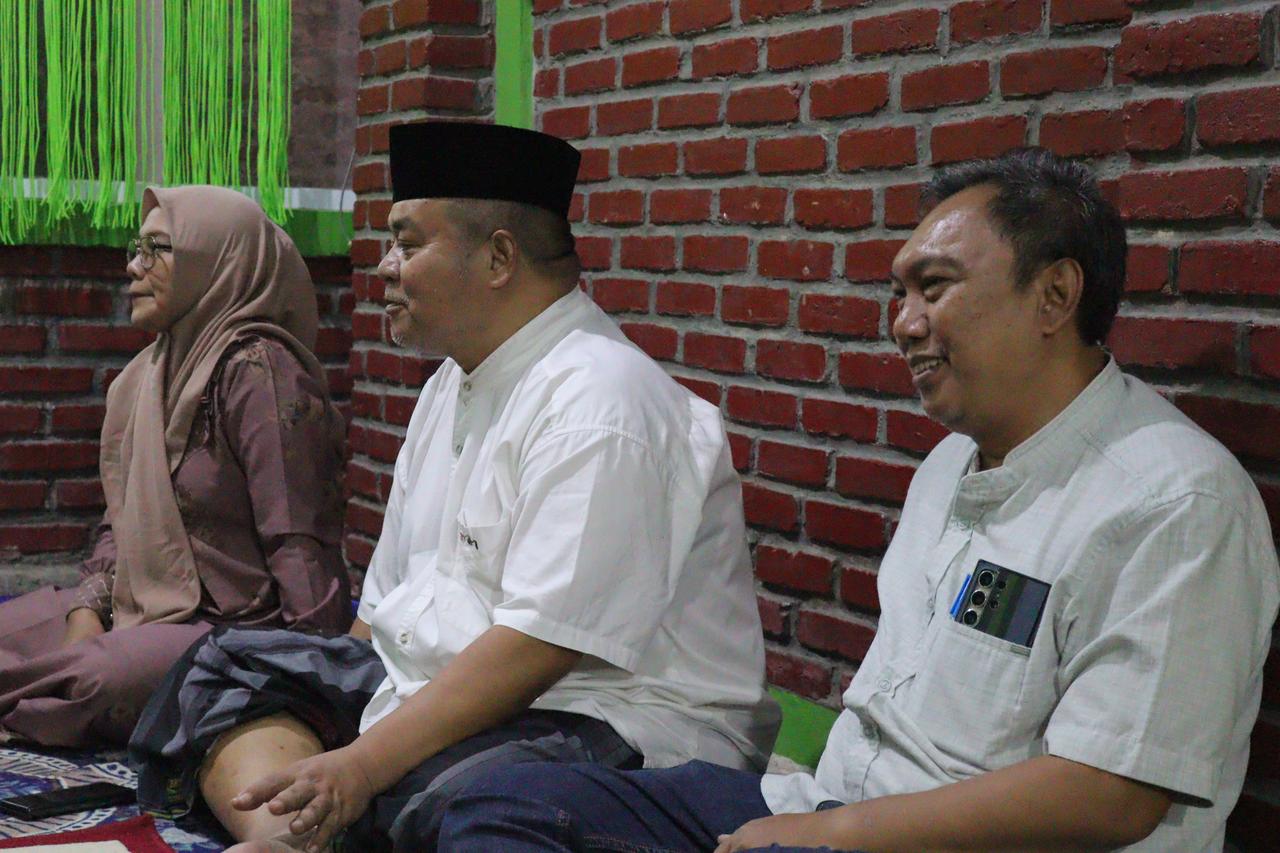 undangan-persiapan-pernikahaan-anak-dari-bapak-kades-bandasari