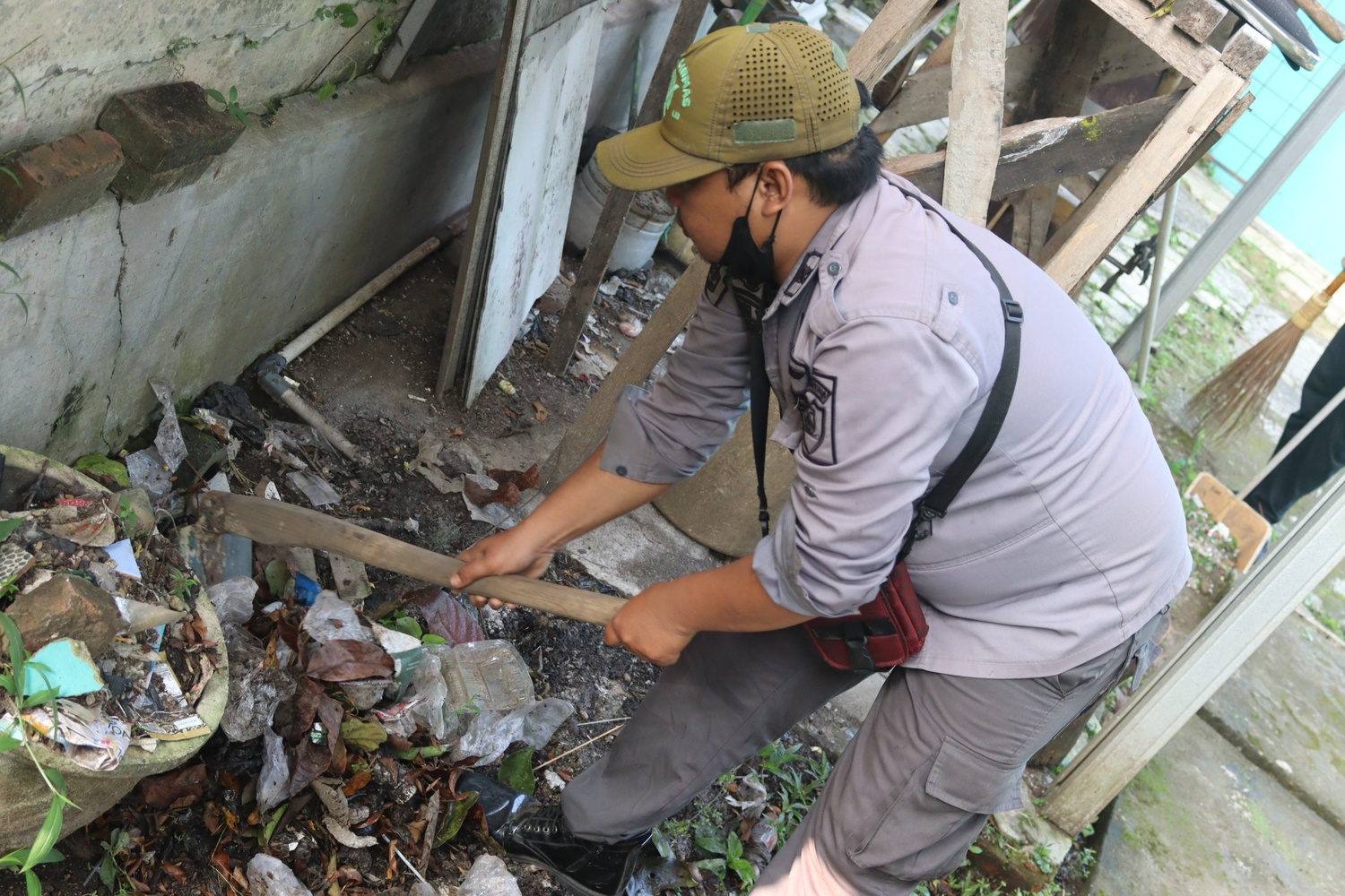 jumat-bersih-rutinan-dilingkungan-kecamatan-cangkuang