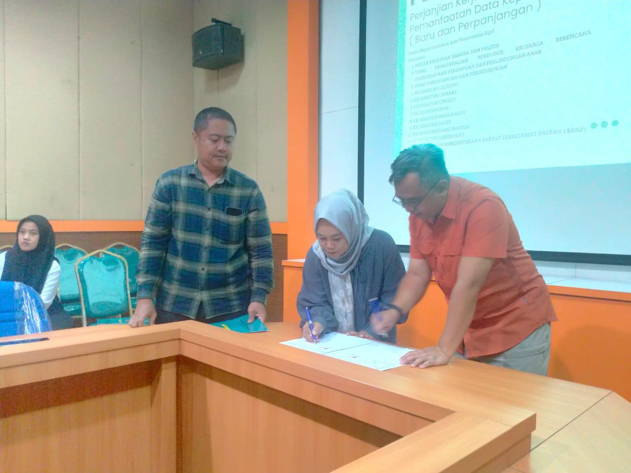 penandatanganan-perjanjian-kerjasama-pemanfaatan-data-kependudukan