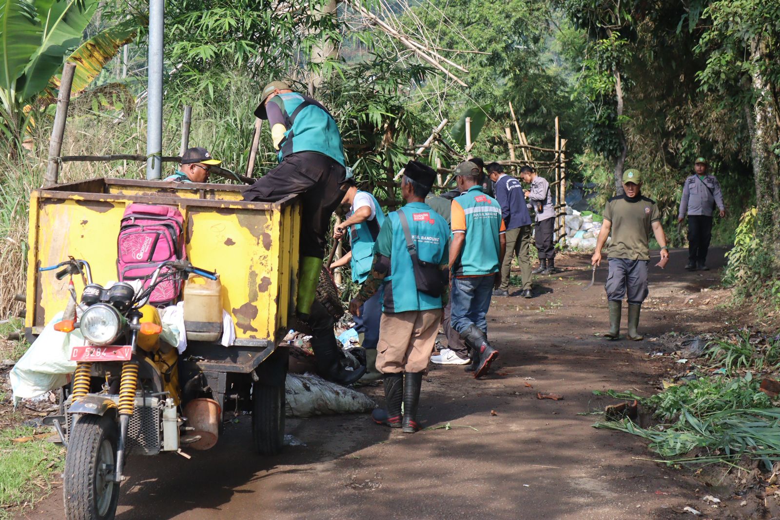 geber-kdesa-dan-world-cleanup-day-di-wilayah-kecamatan-cangkuang