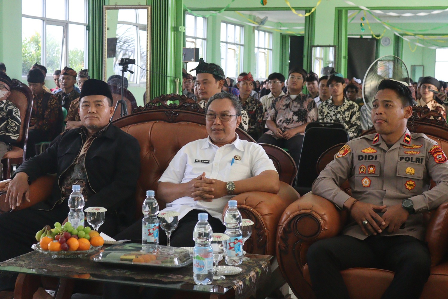 perpisahan-kelas-9-dan-12-sais-school-plt-camat-cangkuang-berikan-motivasi-kepada-siswa-siswi