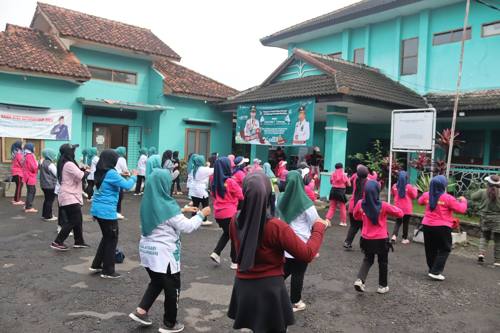 senam-bedas-rutinan-desa-jatisari